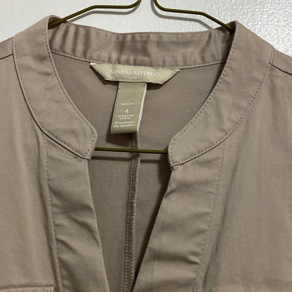 SOLD - Beautiful Banana Republic dress. Can dress it down or wear @work. Sz.4